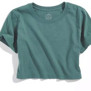 urban outfitters green t-shirt